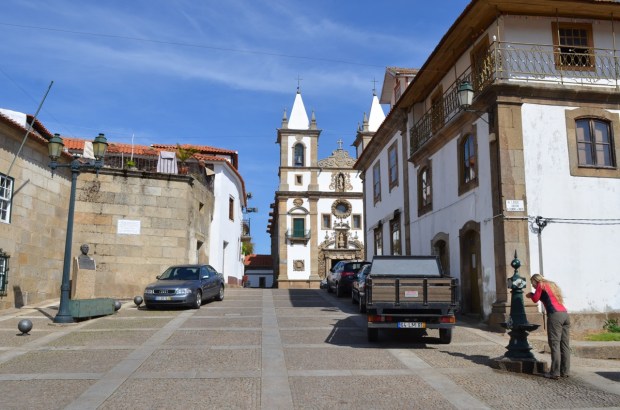 Vila Flor church and fountain