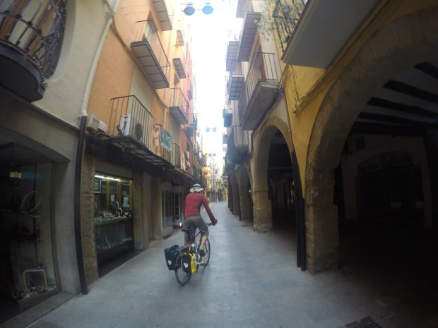 The narrow old town streets of Belaguer