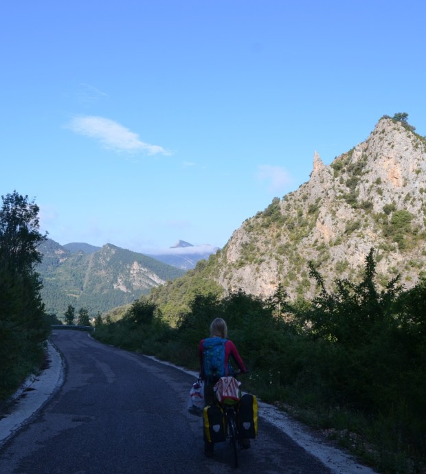 Heading down to Alinya