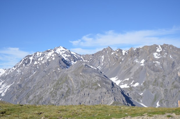 A wider view of the mountain for context