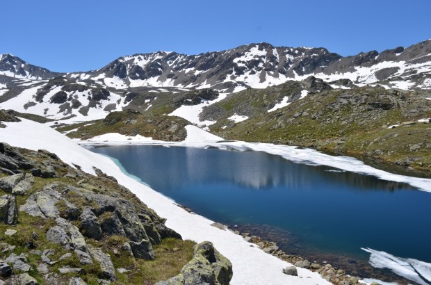 Dragon Lake from one end