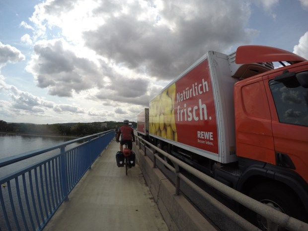 Get me of this bridge now please!